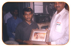 contact-bg-an-01